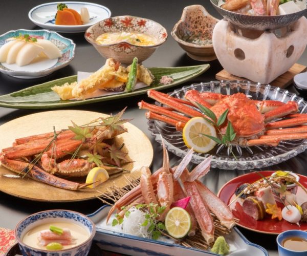 山陰の冬の味覚といえばカニ！☆姿カニ１枚付☆あわせてカニ2杯半使用した【カニ会席】